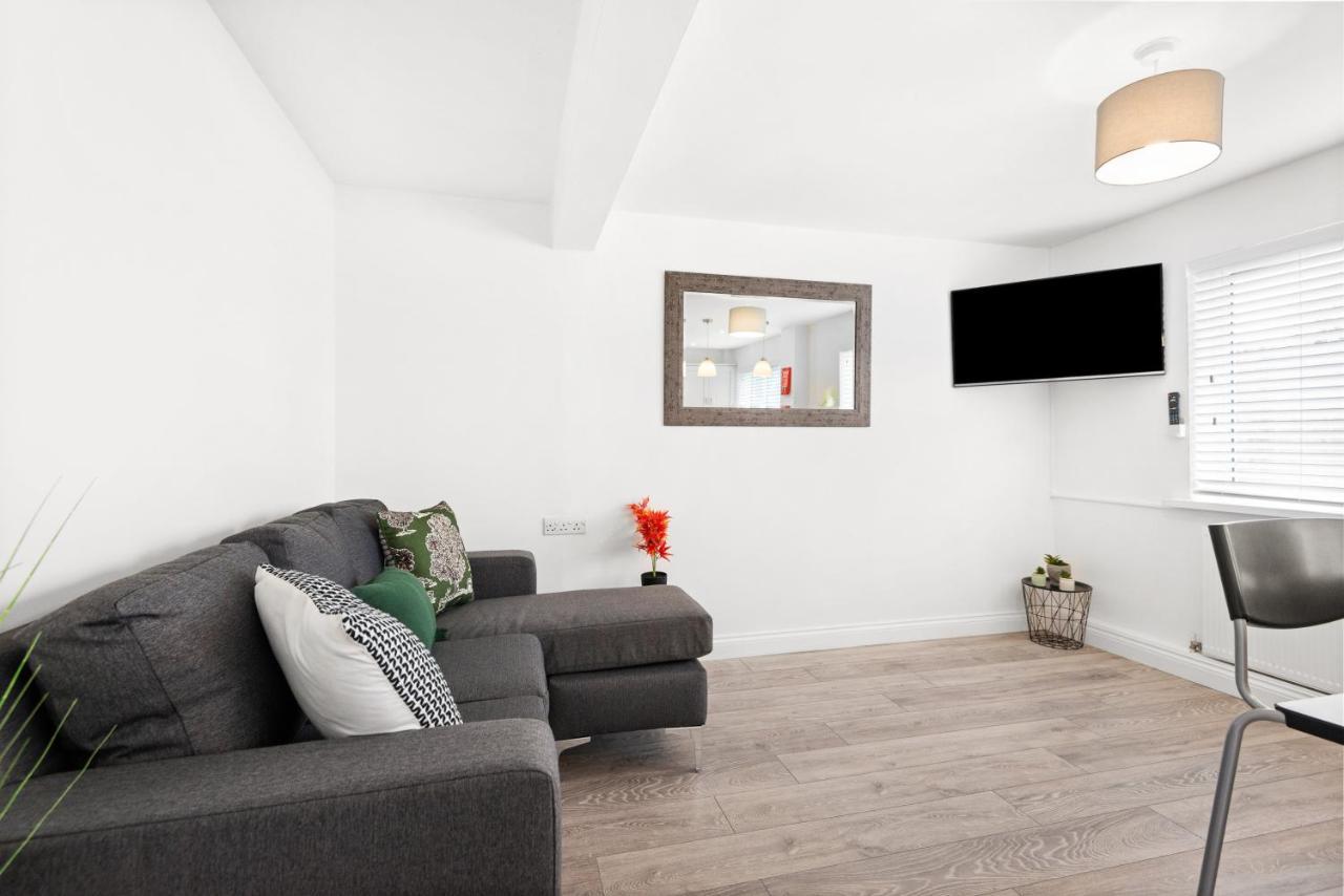 Off Road Parking, Garden, Smart Tv'S In All Rooms! Morriston Exterior photo